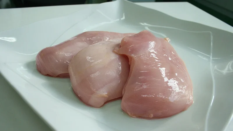 Aldelis Pierś z kurczaka w sosie pomidorowym 155g