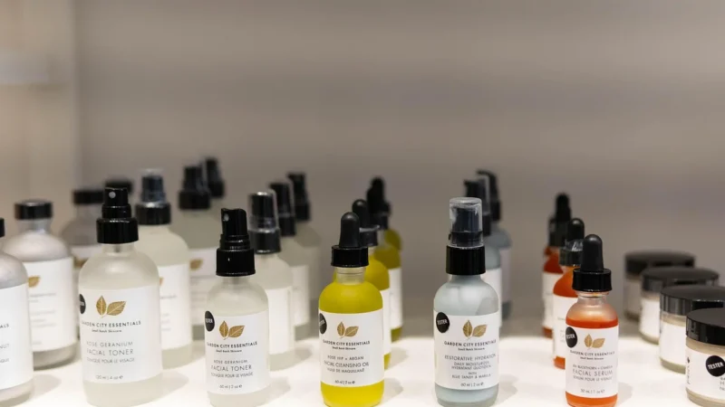 BasicLab Serum regenerujące strukturę skóry z ceramidami 1% i kompleksem peptydów 5% 50ml
