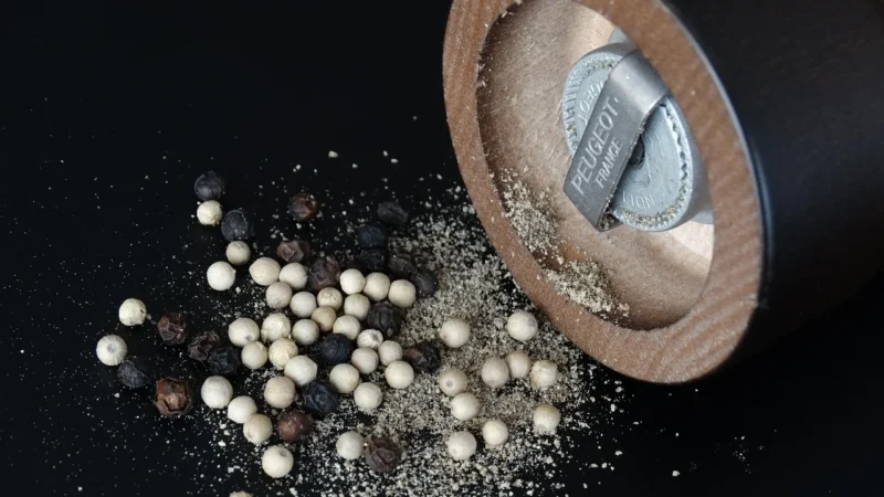Cosmoveda Pieprz Biały Mielony Bio 100g W Słoiku