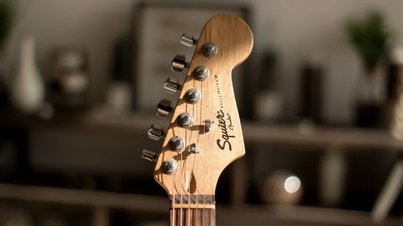 Fender Squier BULLET STRAT HT BK