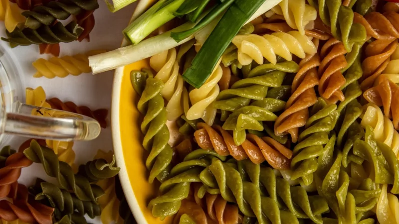 Gustobello Makaron Foglie DUlivo Trójkolor 500g