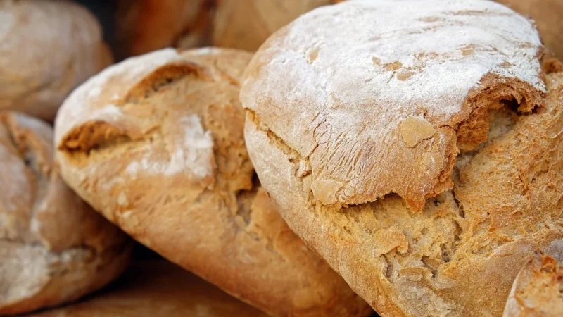 Jak wybrać idealnego producenta chleba dla Twojej restauracji