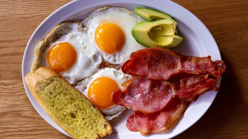 Ketoadaptacja: jak dostosować swoją dietę do procesu ketozy