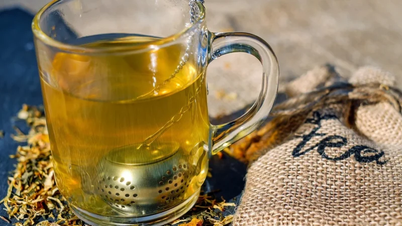 Lipton Herbata Czarna Aromatyzowana Owoce Tropikalne (20 Sztuk)