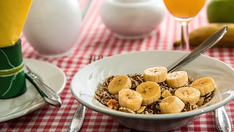 Local Organic Vege Chrupiąca Granola Owocowa 100g Eko