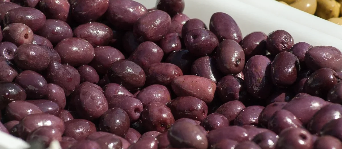 Oliwki Kalamata fioletowe z pestką 1,2 kg – słoik 2l