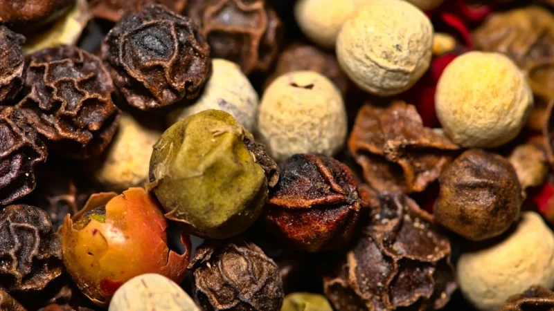 Pieprz Czarny Mielony Naturalny 100g Piątnica