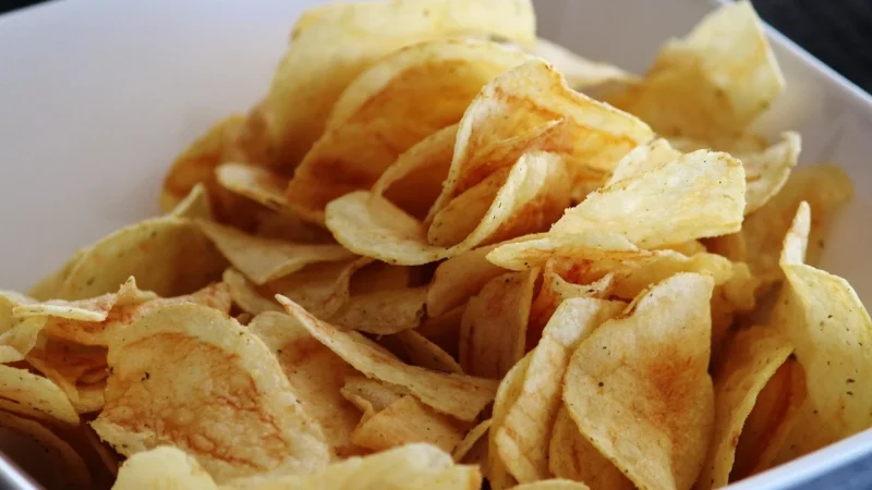 Pringles Chipsy Tortilla Chips Nacho Cheese 180G