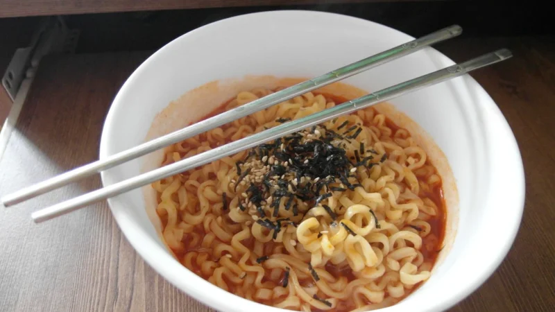 Samyang Ramen 2x ostrzejszy o smaku kurczaka Nuclear Fire 5pak