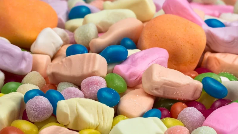 ŻELKI NITKI ŻYRAFA O SMAKU TRUSKAWKOWYM BEZGLUTENOWE BIO 50 g – CANDY TREE